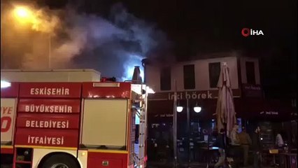 Yangında işletmesi hasar gören kadın gözyaşlarına hakim olamadı