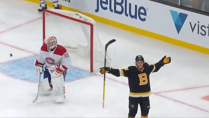 David Pastrnak rips puck in off the iron for 25th goal