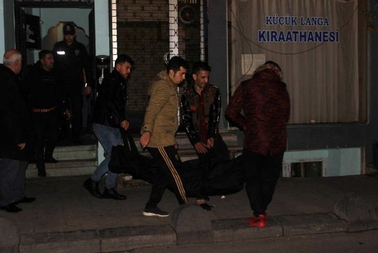 Fatih'te ölü bulunan İranlı şahsın cesedi adli tıpa kaldırıldı