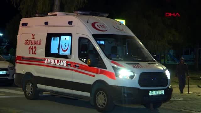 Antalya çatıya çıkan kadın 3 saatte ikna edildi.