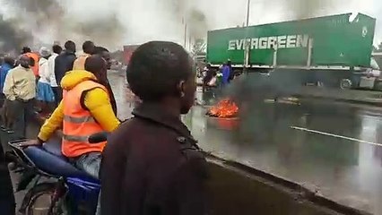 Angry Residents Block Outer Ring Road, Light Bonfires
