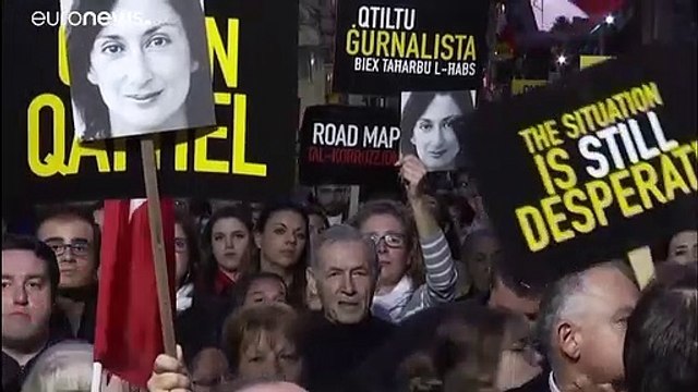 Премьер-министр пообещал отставку в новом году