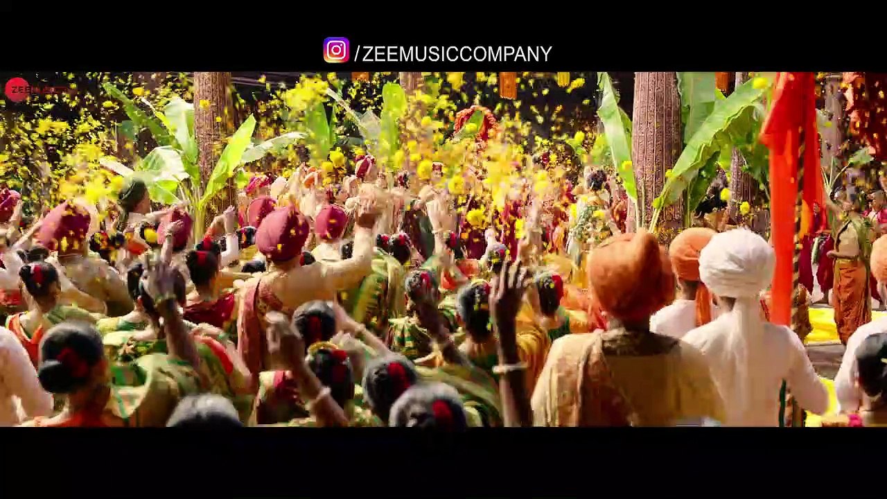 Song - Sapna Hai Sach Hai Composer - Ajay-Atul Singers - Abhay Jodhpurkar & Shreya Ghoshal Lyricist - Javed Akhtar  Starring - Sanjay Dutt, Arjun Kapoor, Kriti Sanon, Padmini Kolhapure, Mohnish Bahl, Kunal Kapoor, Suhasini Muley, Ravindra Mahajani, Direct