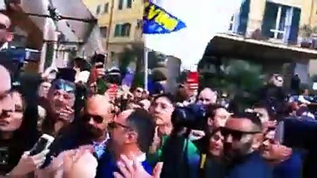 Salvini inaugura sezione Lega a Portoferraio- Zero contestatori (30.11.19)