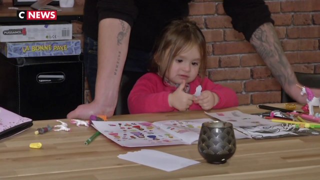 Grève du 5 décembre : les parents prennent d'assaut les offres de baby-sitting