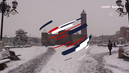 Erzurum beyaza büründü! 197 yerleşim yerinin merkezle bağlantısı kesildi