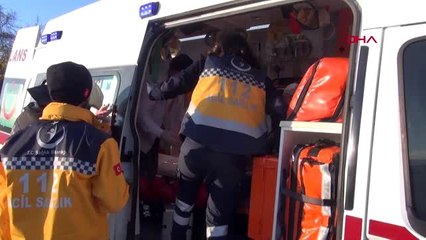 Tekirdağ'da iki kamyonun karıştığı kazada sürücüler yaralandı