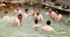 Bitlis'teki kaplıcalar ziyaretçi akınına uğruyor