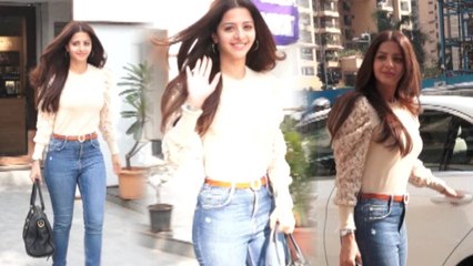 SPOTTED : South Indian Actress Vedhika Kumar LOOKING H0T AND $EXY