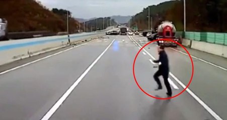 Zincirleme kazada mucize kurtuluş anları kamerada!