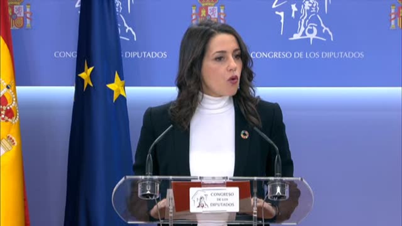 Arrimadas propone a Sánchez "una mayoría de 221 escaños moderados y constitucionalistas"