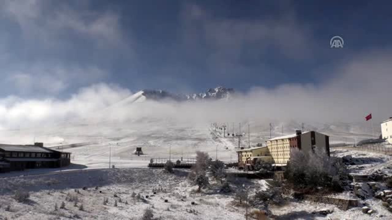 Erciyes Kayak Merkezi'nde kar kalınlığı 20 santimetreye ulaştı