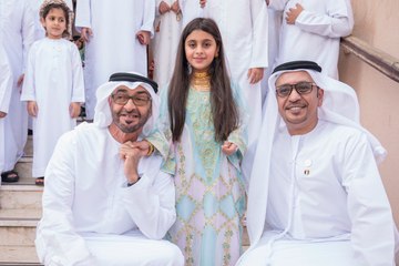 محمد بن زايد يزور طفلة لم تتمكن من مصافحته