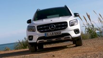 The new Mercedes-Benz GLB 250 4matic Design in White metallic