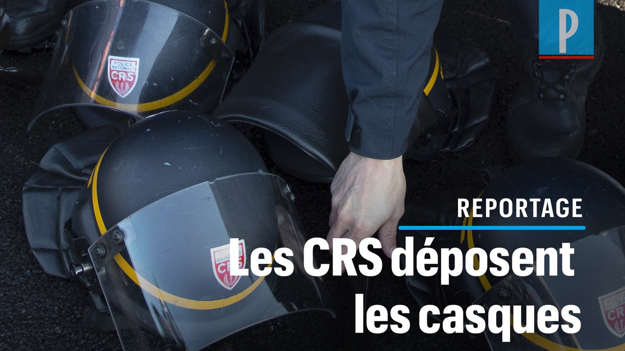 Réformes des retraites : les CRS déposent casques et matraques