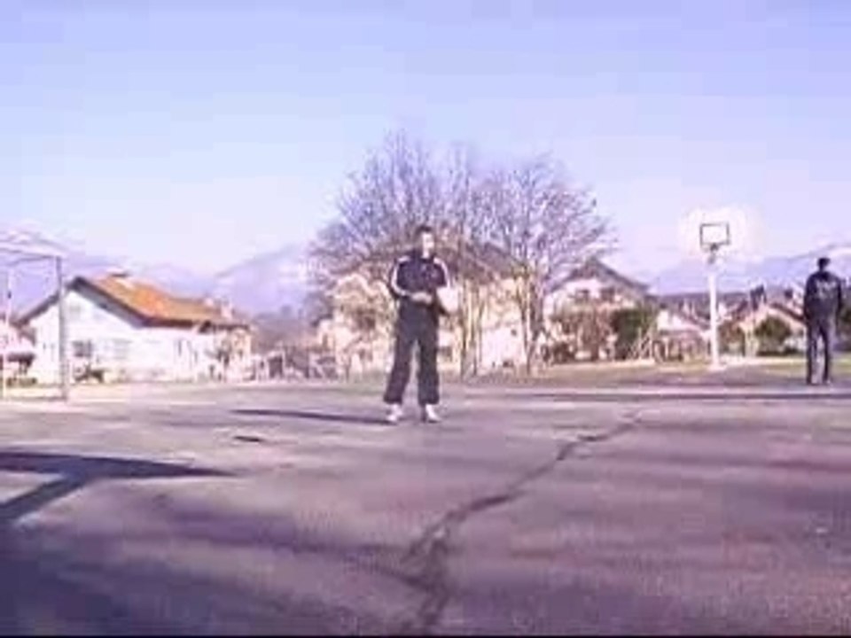 BASKETBALL-STREETBALL