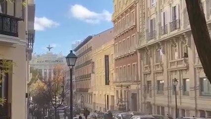 Se desprende una cornisa de un edificio en Chamberí