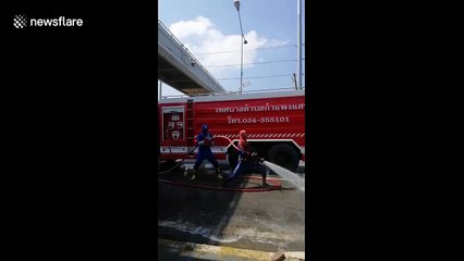 Pompiers déguisés en Spiderman et Captain America !