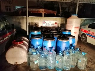 Yılbaşı öncesi piyasaya sürülmek üzere hazırlanan 1700 litre sahte içki ele geçirildi