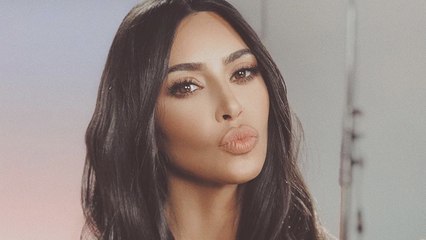 Kim Kardashian atacada por un tipo empeñado en besarle el trasero