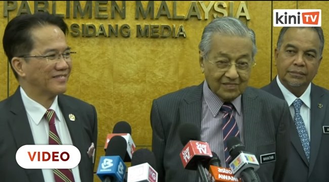 'Kamu nak saya jadi Perdana Menteri umur 100 tahun?'