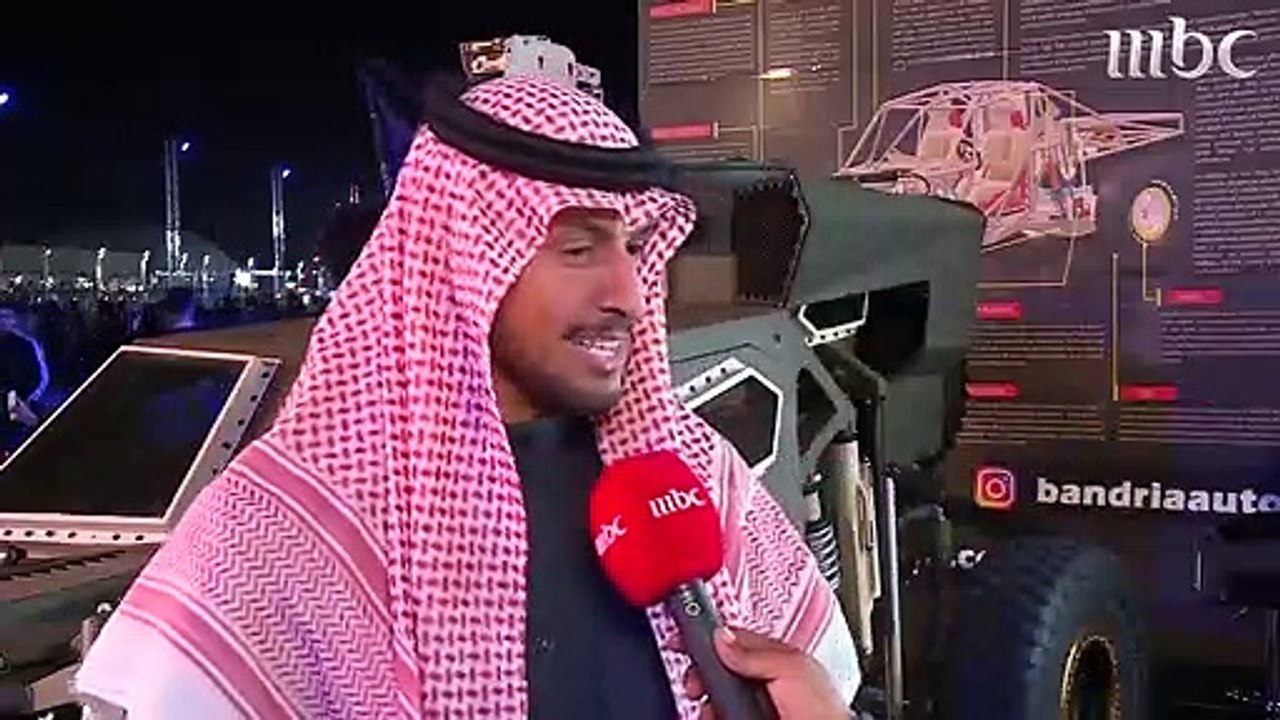 شاب سعودي يبتكر سيارة تسير على قمم الجبال بسهول...