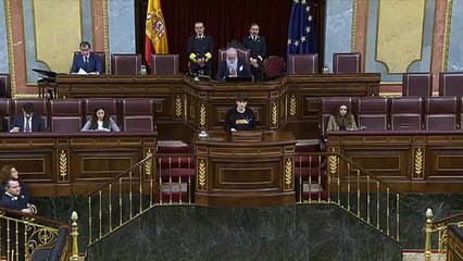 Marta Rosique comença llegint els noms dels presos polítics al congrés espanyol