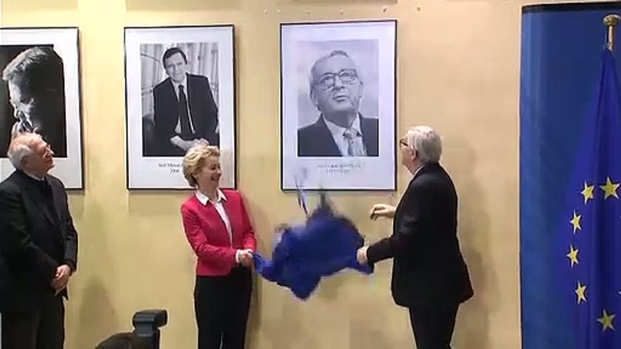 Jean-Claude Juncker portrait unveiled as he hands over to Ursula von der Leyen