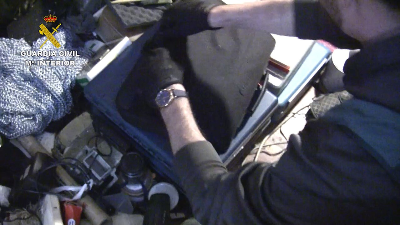 El taller clandestino de explosivos intervenido por la Guardia Civil en Miranda de Ebro (Burgos)