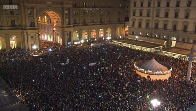 Binlerce İtalyan Bella Ciao ı söyleyerek sokaklara döküldü