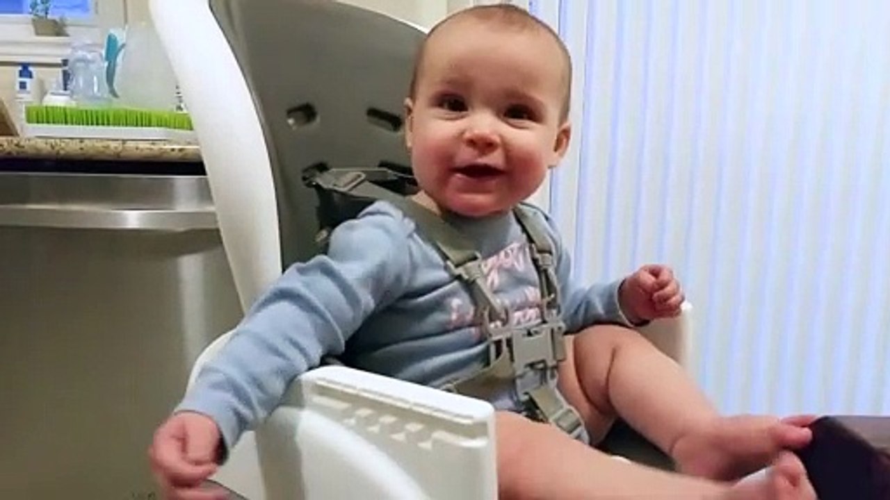 Ce bébé a peur du mot "maman"... Pas très pratique