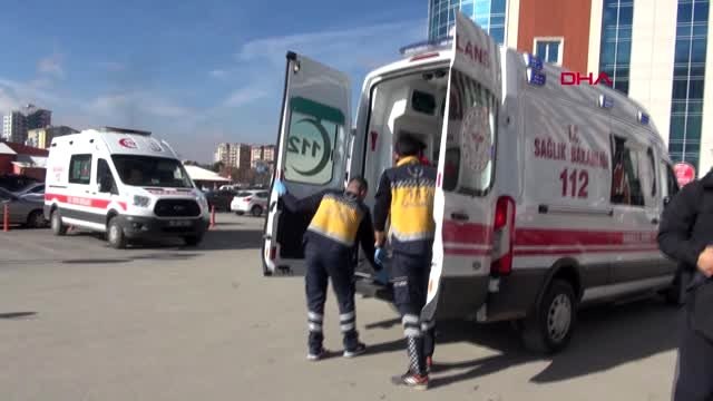 Sivas okulda üzerine kale direği devrilen furkan, yaralandı