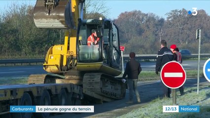 Pénurie de carburant : les entreprises du BTP reconduisent les blocages des dépôts pétroliers