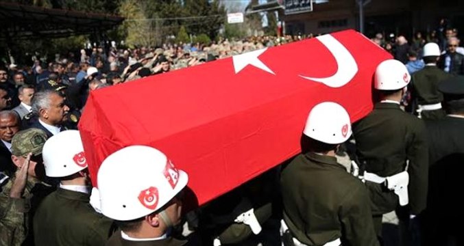 Hakkari'de silah kazasında yaralanan asker şehit oldu