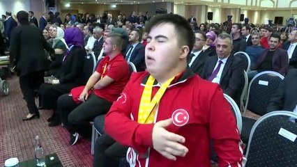 Zümrüt Selçuk: "Belli iş yerlerinde engelli çalıştırma zorunluluğu getirdik"