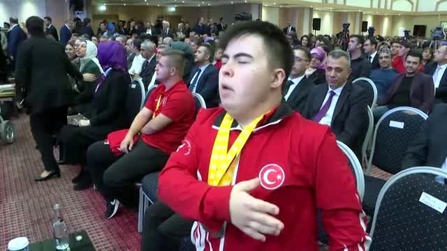 Zümrüt Selçuk: Belli iş yerlerinde engelli çalıştırma zorunluluğu getirdik