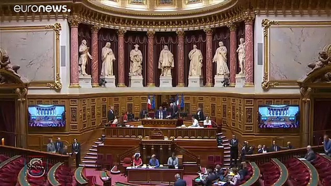 ΗΠΑ: Απειλούν τη Γαλλία με νέους δασμούς στη σαμπάνια και σε άλλα αγαθά