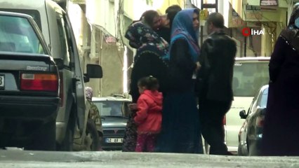 Sokak ortasında darp edilen kadın kocasının evine geri döndü