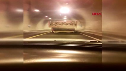 Karabük'te kaya yüklü kamyonun tehlikeli yolculuğu