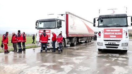 Türkiye'nin ikinci yardım uçağı Arnavutluk'a indi (2)