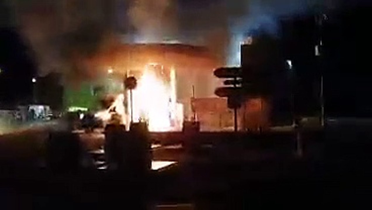 Cuges-les-Pins : incendie en cours à la station-service