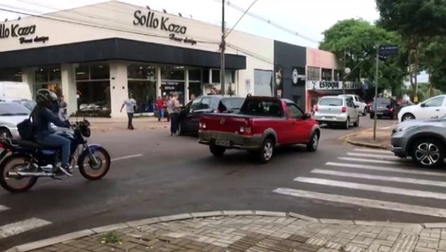Veículos se envolvem em colisão na Região Central