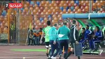 لاعب بني سويف يخرج عن شعوره بعد تبديله في مباراة الأهلي
