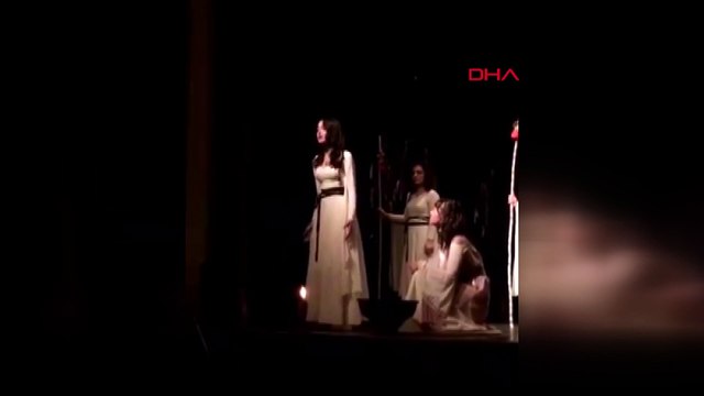 Evinin önünde saldırıya uğrayan genç balerin Ceren Özdemir hayatını kaybetti