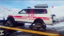 Kar nedeniyle mahsur kalan yaşlı kadın, paletli ambulansla hastaneye ulaştırıldı