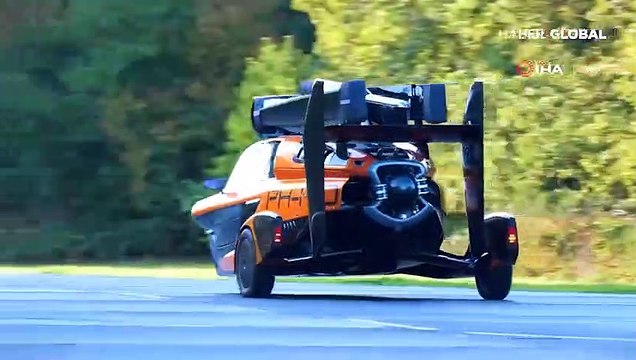 Seri üretime geçen uçan arabanın fiyatı dudak uçuklattı