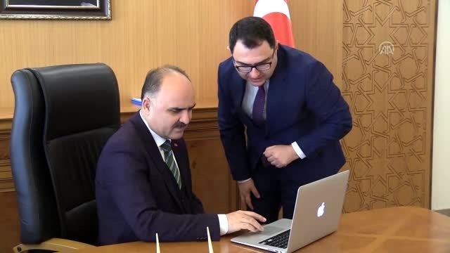 Kayseri Valisi Şehmus Günaydın, AA'nın Yılın Fotoğrafları oylamasına katıldı