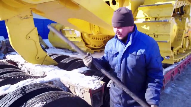 Most Dangerous Transports - Siberian Ice Road (Mega Transports Documentary)