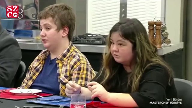 MasterChef’te şarkı söyleyen görme engelli kız, sesiyle herkesi hüzünlendirdi