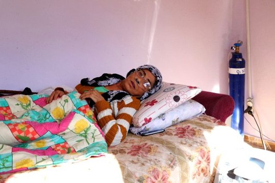 Evinin suyu kesilen KOAH hastası kadın: Ben neyle ilaç içeceğim?